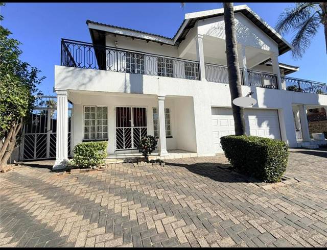 6 BEDROOM HOUSE FOR SALE IN LAUDIUM